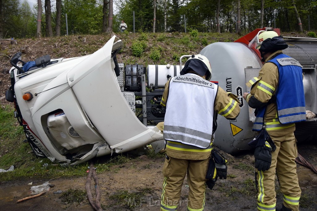 VU Gefahrgut LKW umgestuerzt A 4 Rich Koeln Hoehe AS Gummersbach P353.JPG - Miklos Laubert